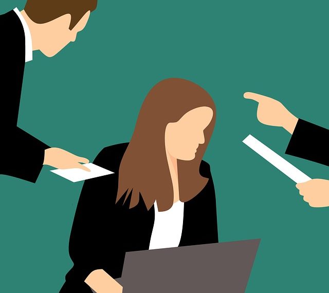 Kolega Kerja Over Bossy