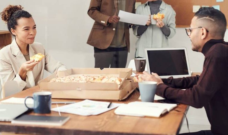 tunjangan makan siang untuk pekerja