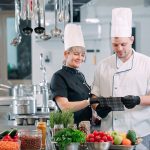 Perbedaan Chef, Koki dan Helper