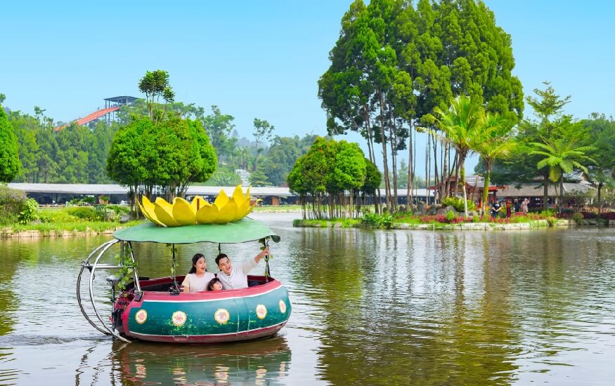 rekomendasi wisata keluarga bandung floating market lembang