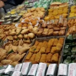Jajanan Pasar Saat Terburu-buru Berangkat Kerja aneka jajanan pasar