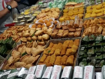 aneka jajanan pasar