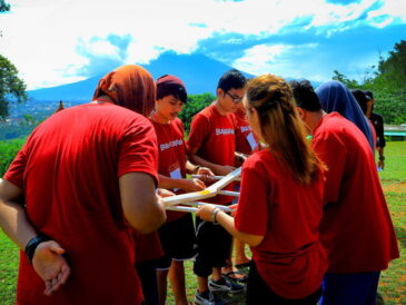 outing bareng tim kantor