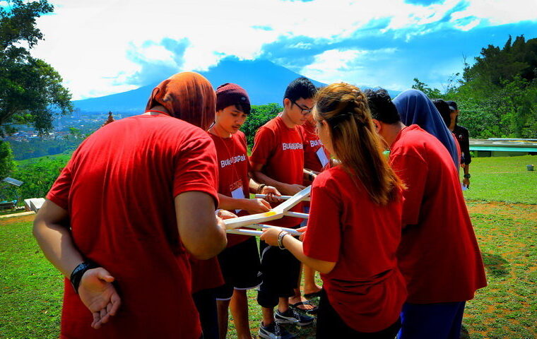 outing bareng tim kantor