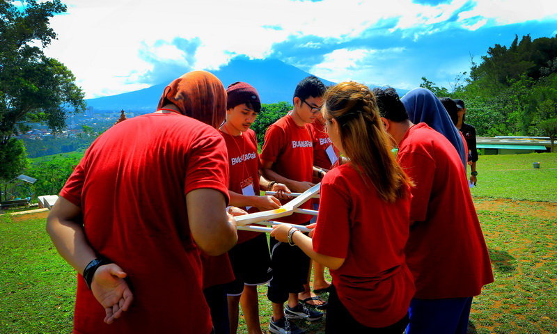 outing bareng tim kantor