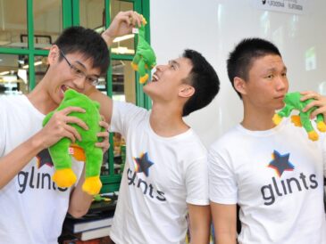 glints